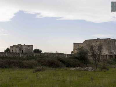 Bari, l'abbandonata strada privata Deserto